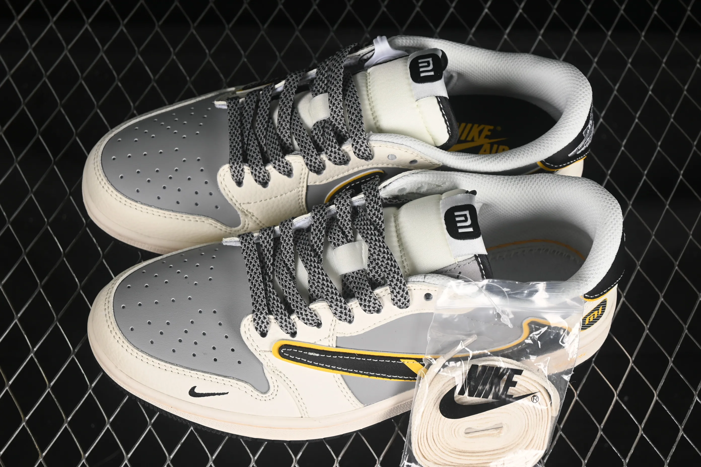 All categories Air Jordan Jordan series basketball shoes Air Jordan 1 Low high-end customized low-top sneakers Travis Scott x Fragment Design x Air Jordan 1 Low OG SP AJ1 Xiaomi joint Su7-Ultru low-top cultural and casual sneakers XX3168-162